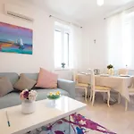 Ms 3Br Apartment Near Kolovare Beach