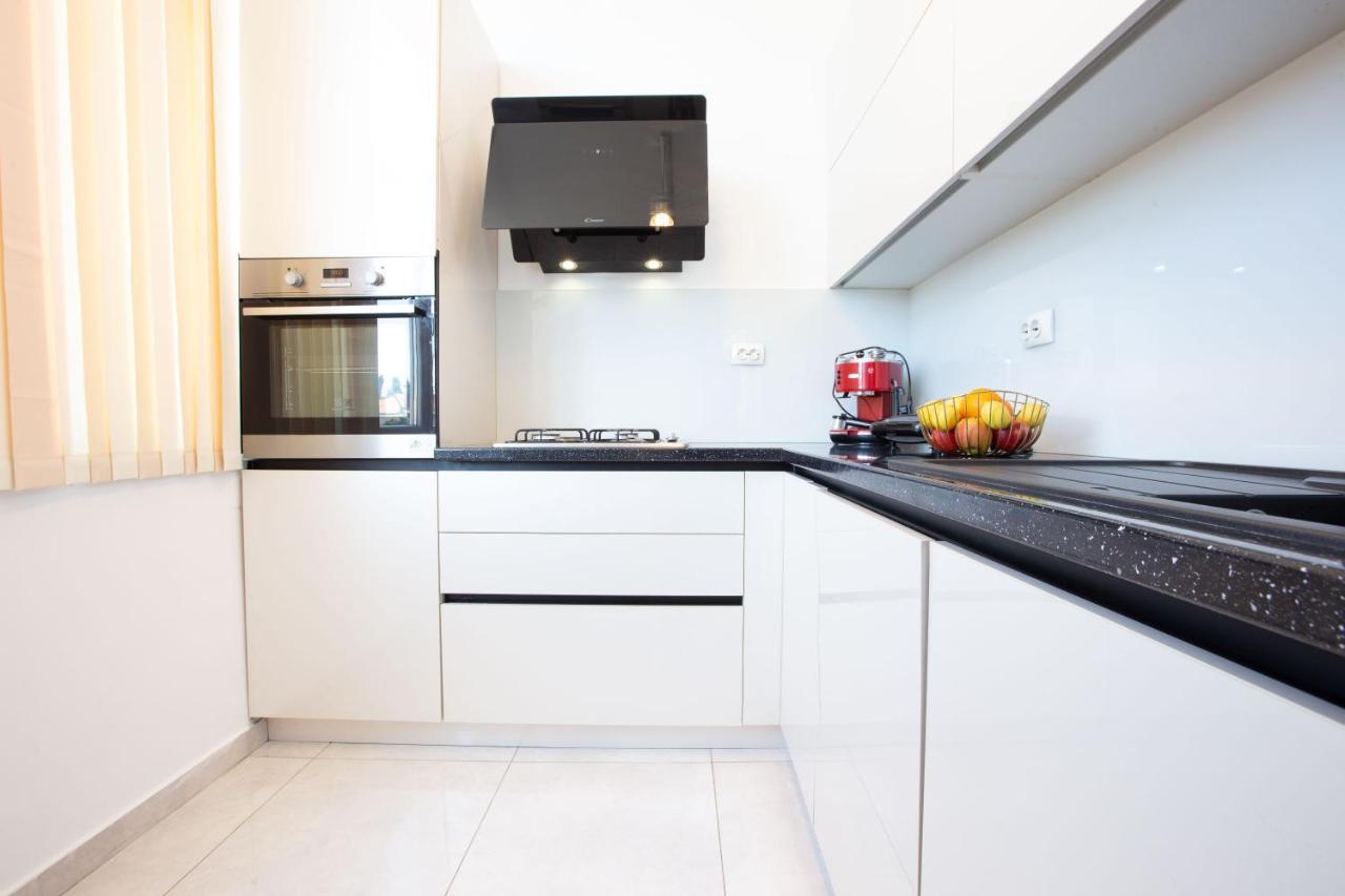 Ms 3br Near Kolovare Apartment